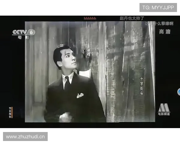 吴柳芳今天都穿成“回忆杀”？感觉老电影演员穿越来街头了