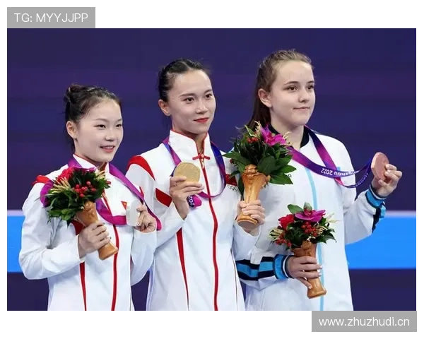 朱雪莹训练完直接拎爱马仕去吃米其林？