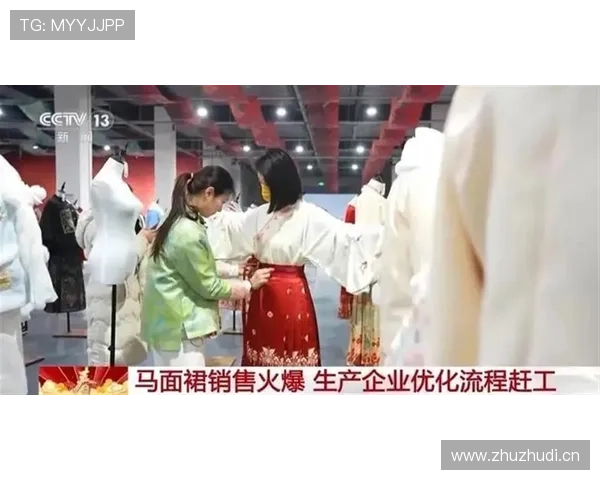 梁伟铿今天又来了，一身贵气和街头潮味撞个满怀，感觉像开秀场？